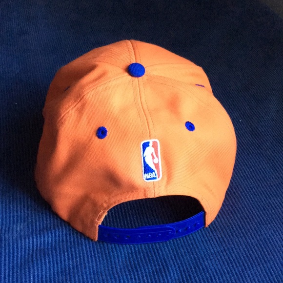 Retro New York Knicks Adidas SnapBack Flat Cap - Picture 2 of 7